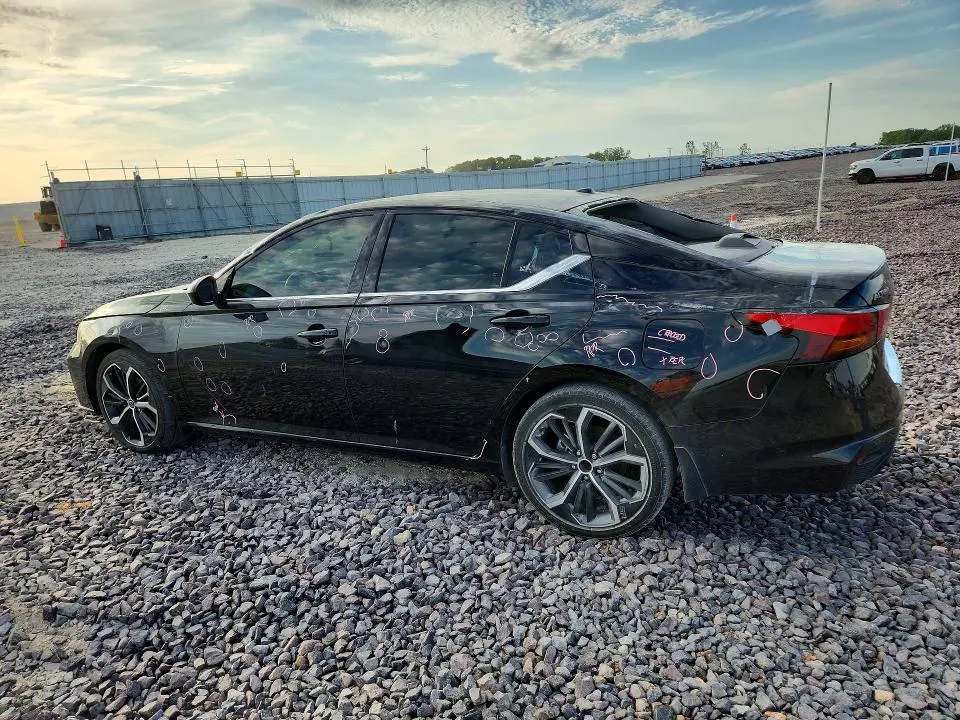 2023 NISSAN ALTIMA SR  