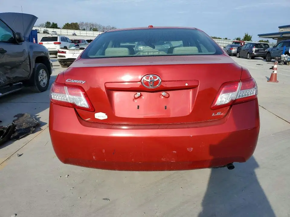 2011 TOYOTA CAMRY LE  