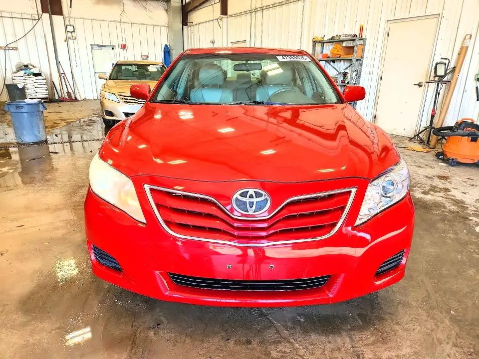 2011 TOYOTA CAMRY LE  