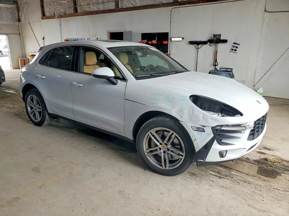 2018 PORSCHE MACAN S  