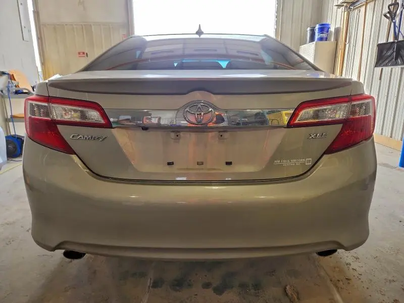 2014 TOYOTA CAMRY SE  