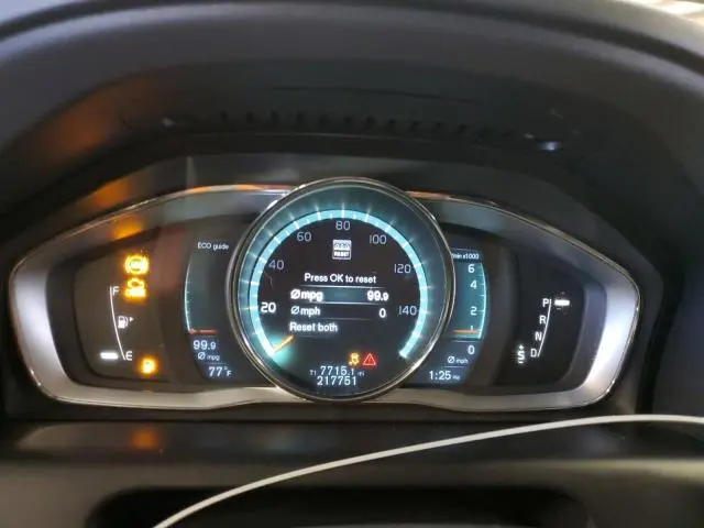 2015 VOLVO XC60 T6 PREMIER  