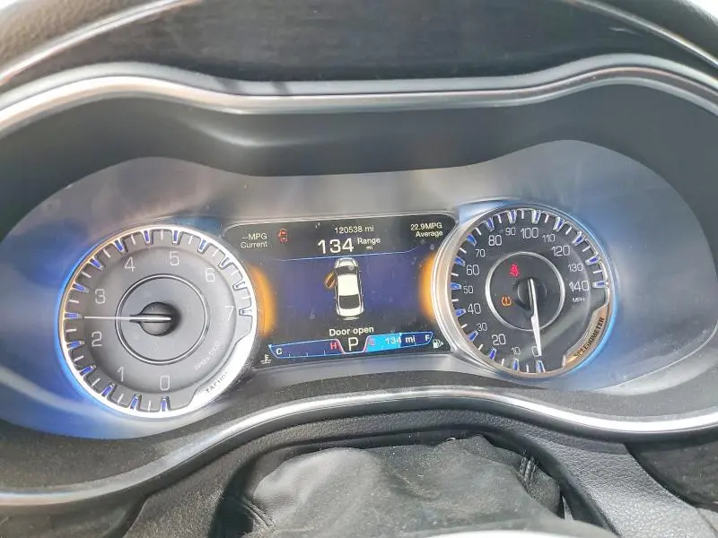 2016 CHRYSLER 200 C  