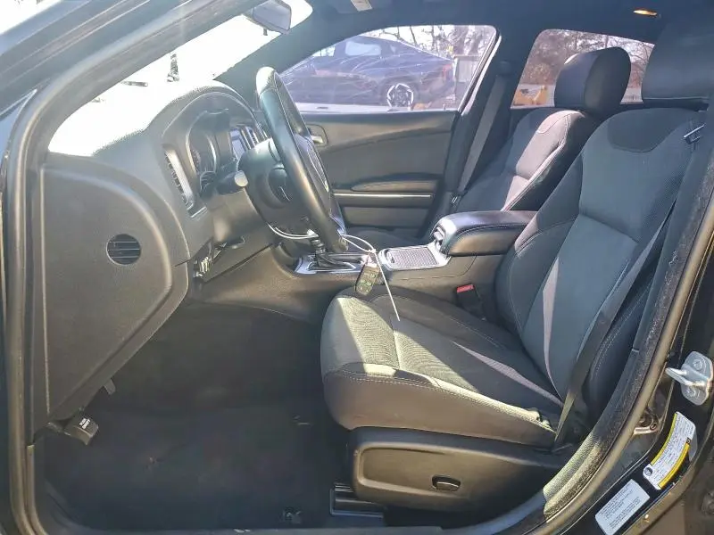 2015 DODGE CHARGER SE  