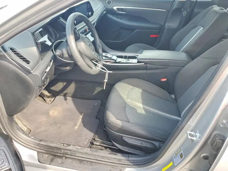 2020 HYUNDAI SONATA SE  