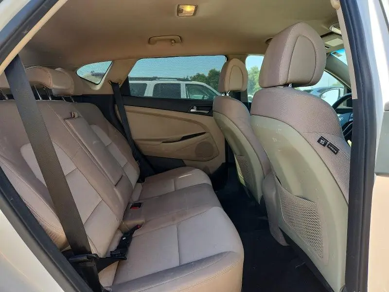 2018 HYUNDAI TUCSON SE  
