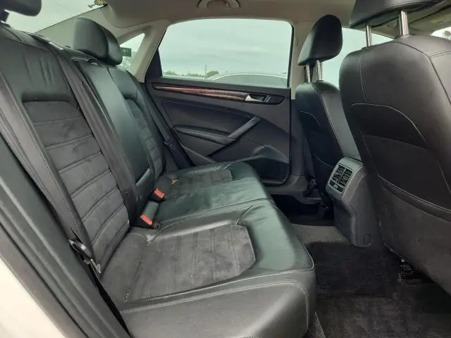 2013 VOLKSWAGEN PASSAT SEL  