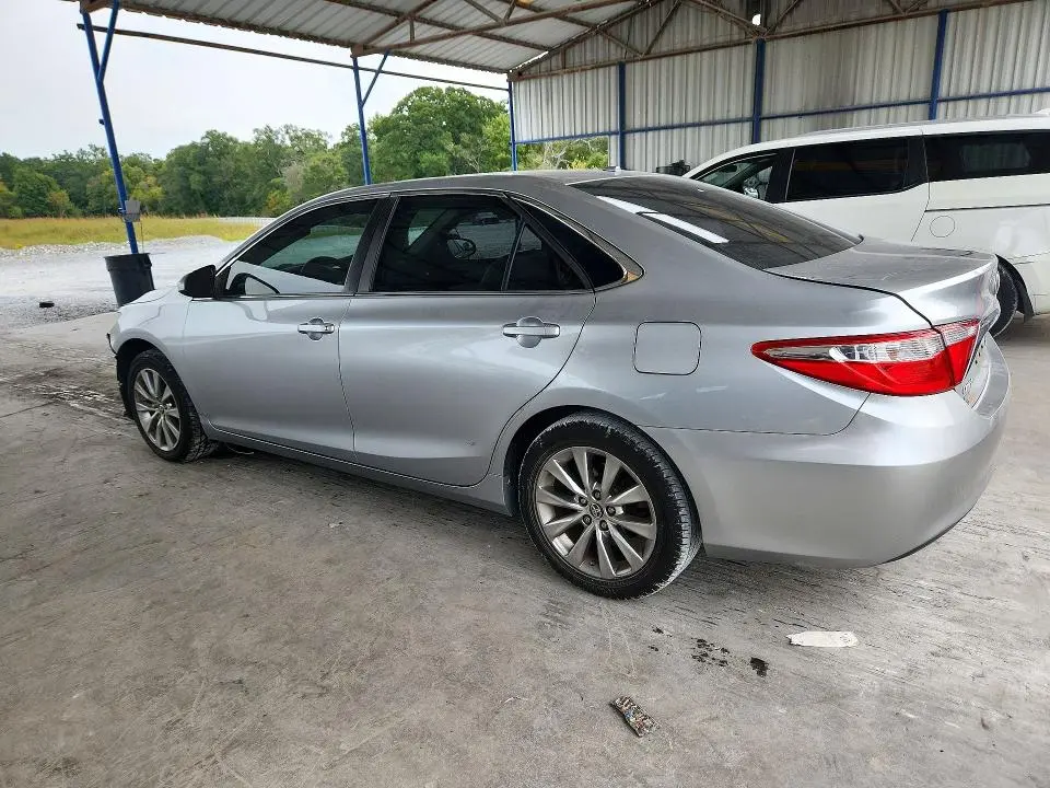 2015 TOYOTA CAMRY XLE  