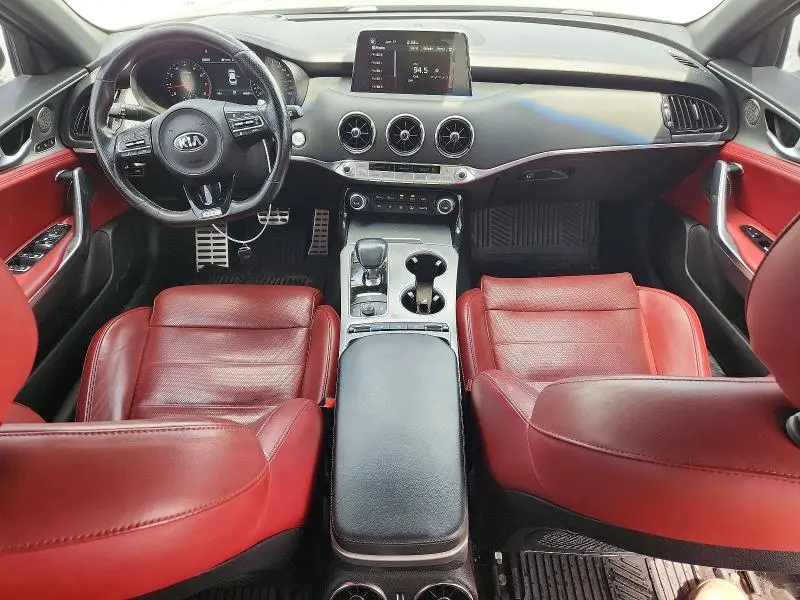 2019 KIA STINGER GT2  