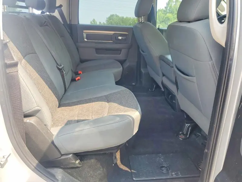 2017 RAM 1500 SLT  