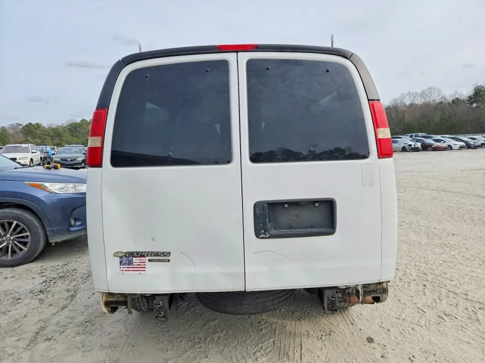 2014 CHEVROLET EXPRESS G3500 LT  