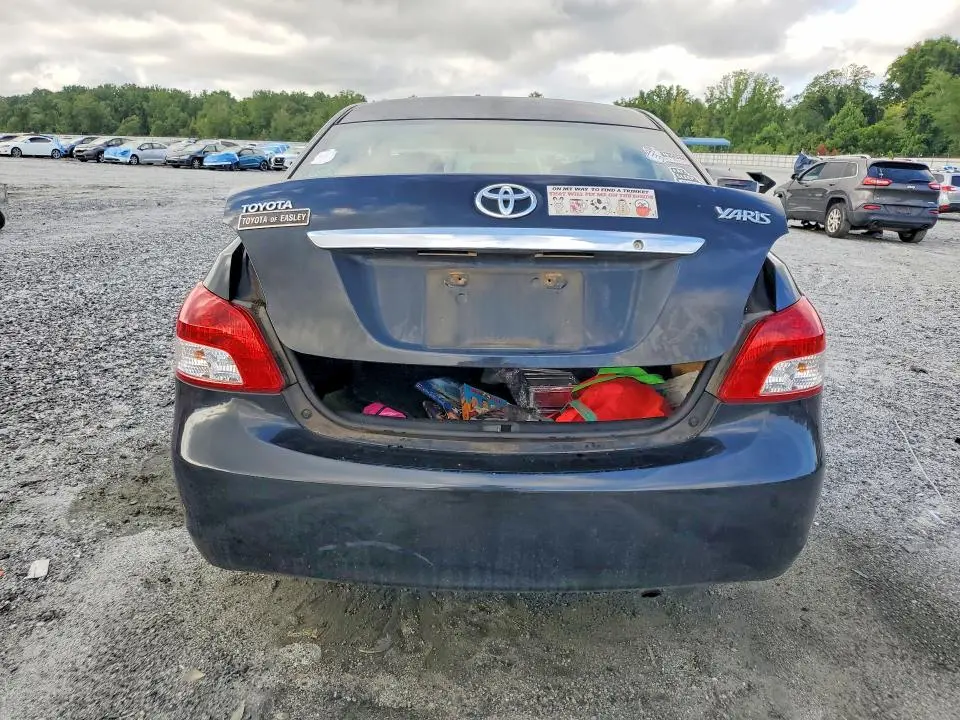 2010 TOYOTA YARIS BASE  