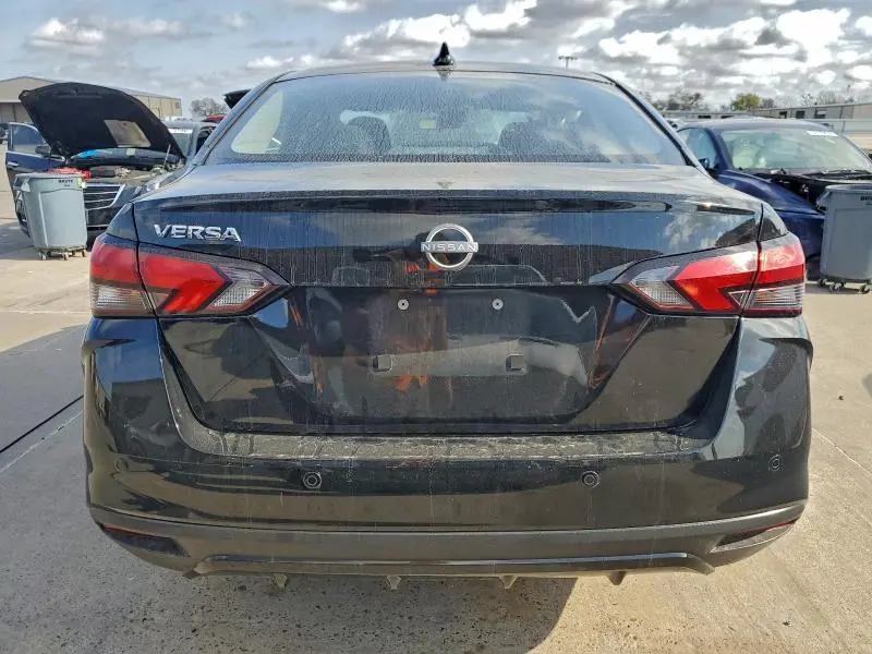 2025 NISSAN VERSA SV  