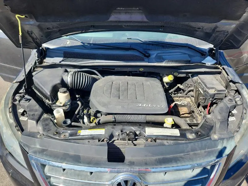 2011 VOLKSWAGEN ROUTAN SE  