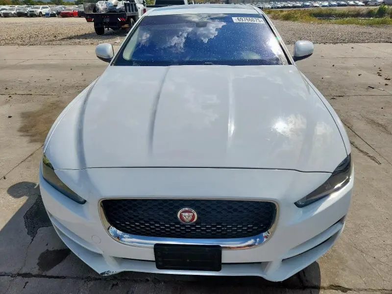 2017 JAGUAR XE PREMIUM  