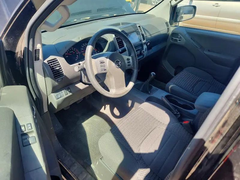 2017 NISSAN FRONTIER SV  