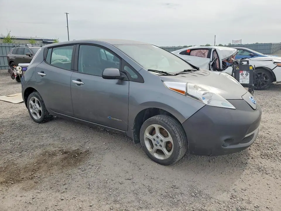 2014 NISSAN LEAF S  