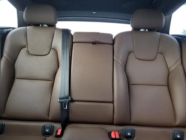 2023 VOLVO XC60 PLUS  