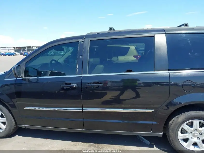 2013 CHRYSLER TOWN & COUNTRY TOURING