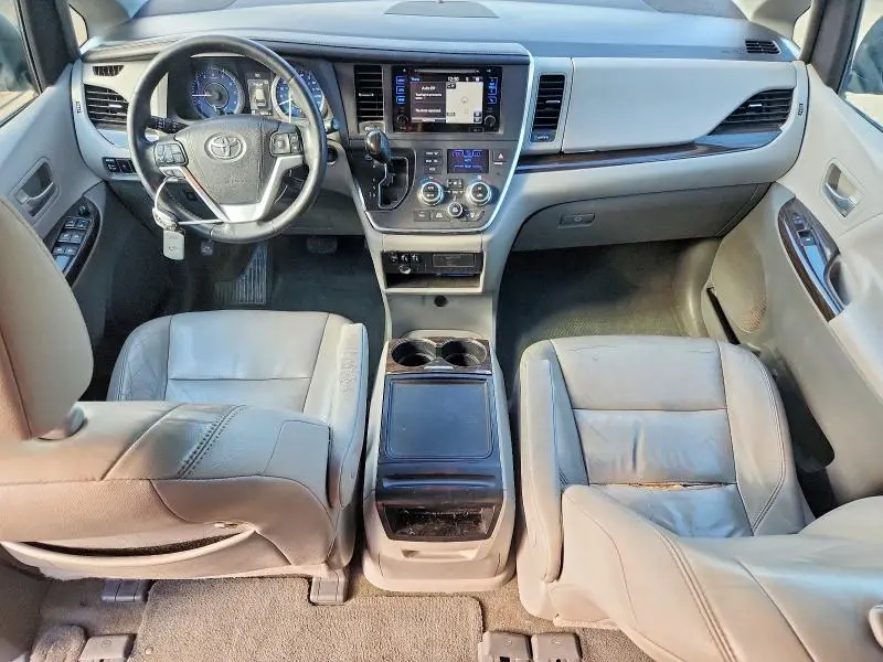 2015 TOYOTA SIENNA XLE 8-PASSENGER  
