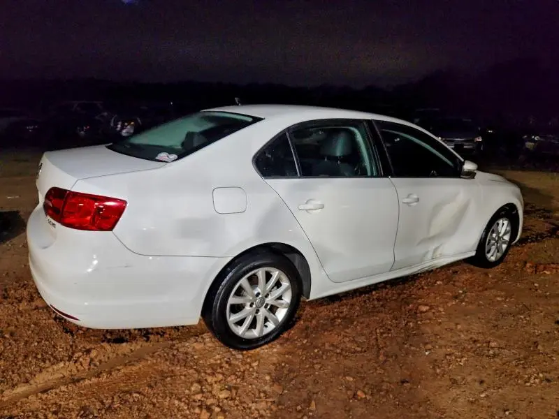 2013 VOLKSWAGEN JETTA SE  