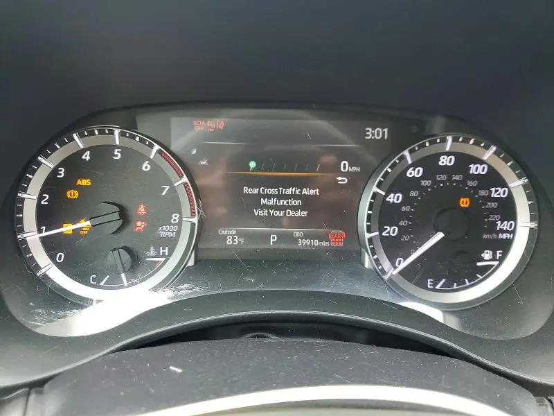 2024 TOYOTA HIGHLANDER LE  