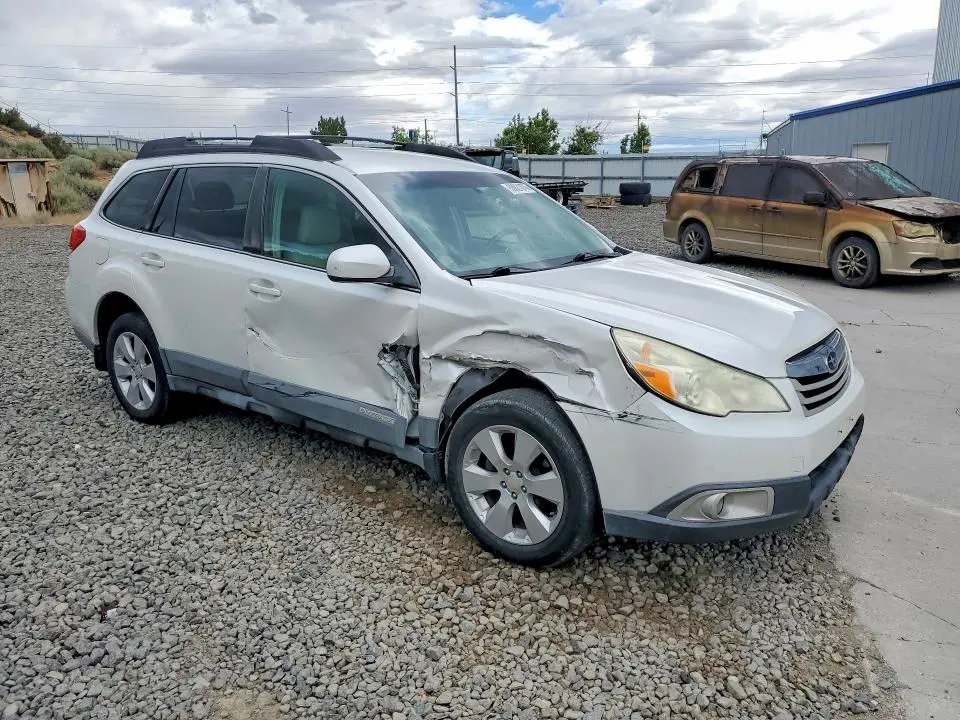 2011 SUBARU OUTBACK 2.5I PREMIUM  