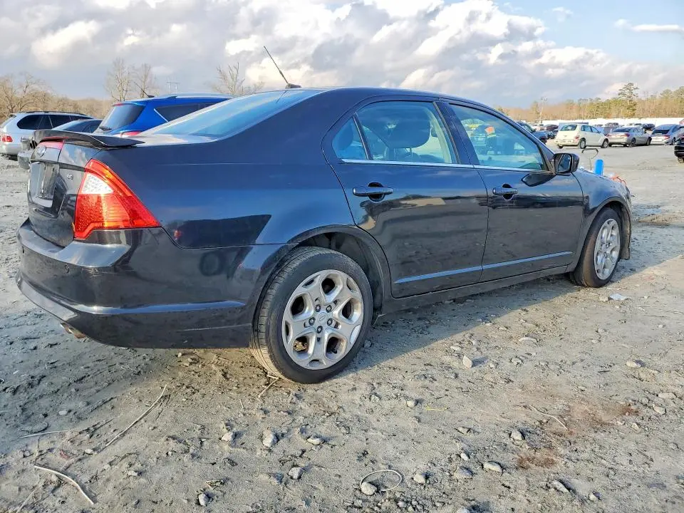 2011 FORD FUSION SE  