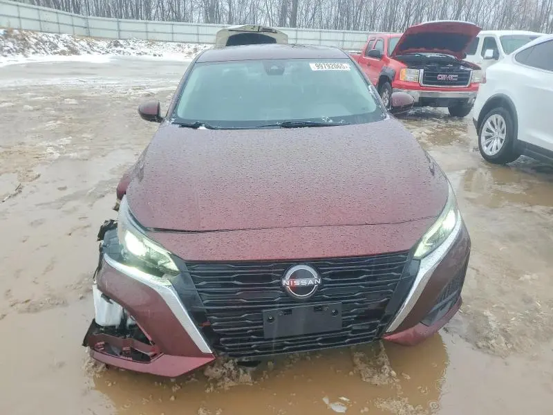 2023 NISSAN ALTIMA SV  