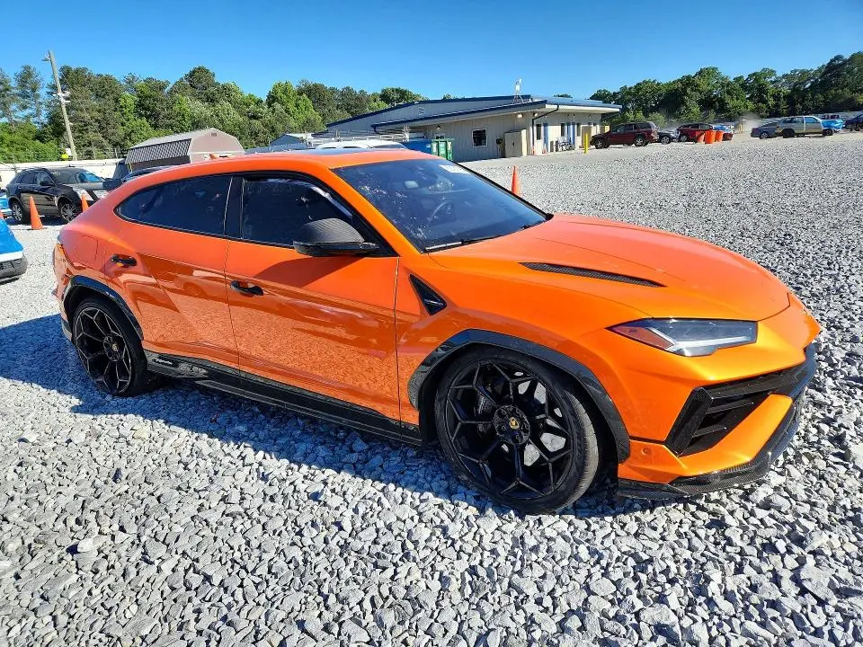 2024 LAMBORGHINI URUS PERFORMANTE  