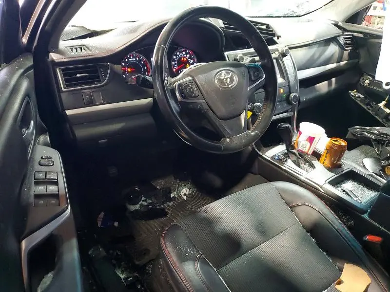 2016 TOYOTA CAMRY SE  