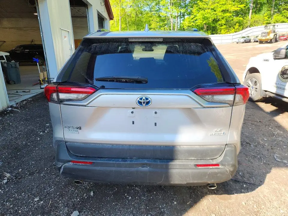 2021 TOYOTA RAV4 LE  