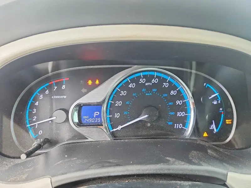 2013 TOYOTA SIENNA XLE 8-PASSENGER  