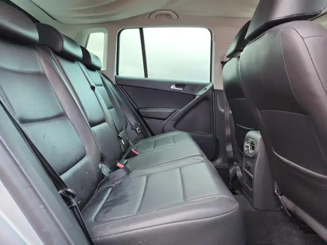 2011 VOLKSWAGEN TIGUAN S  