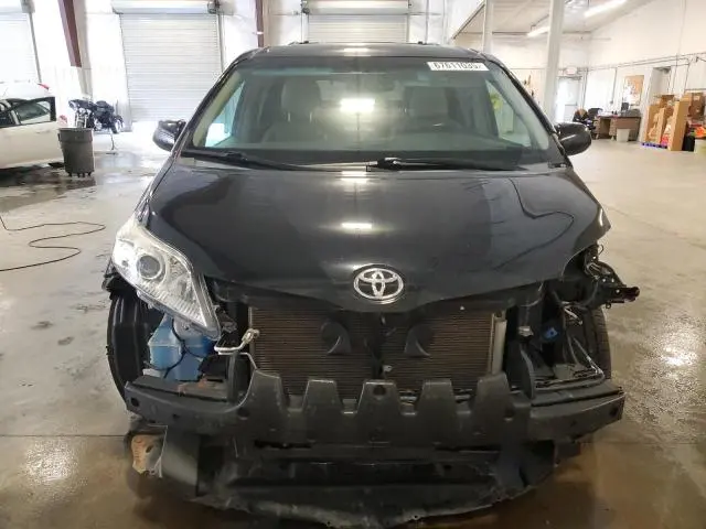 2015 TOYOTA SIENNA XLE  