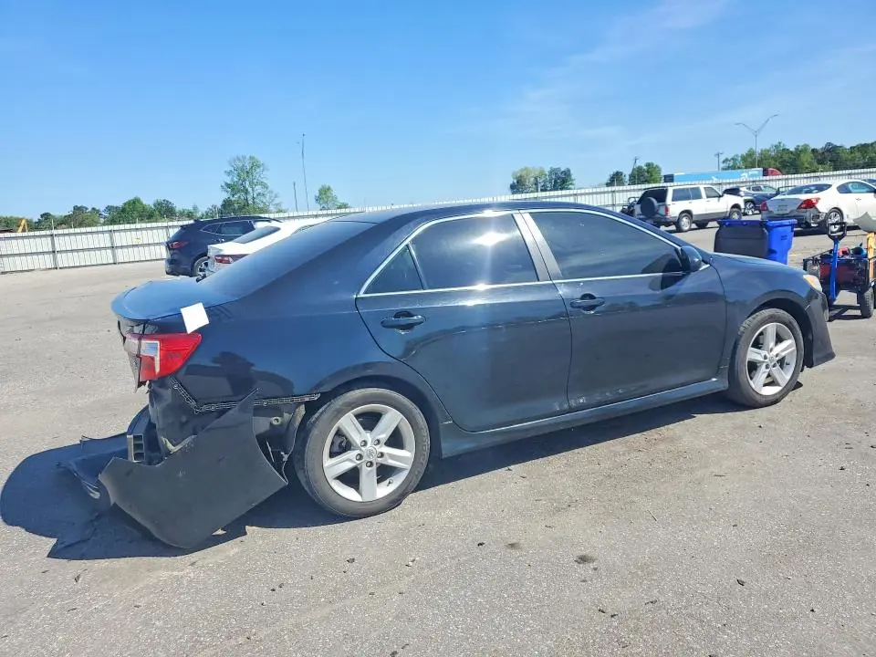 2013 TOYOTA CAMRY SE  