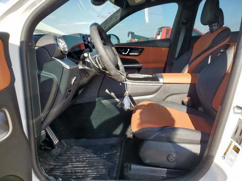 2025 MERCEDES-BENZ GLC 300  