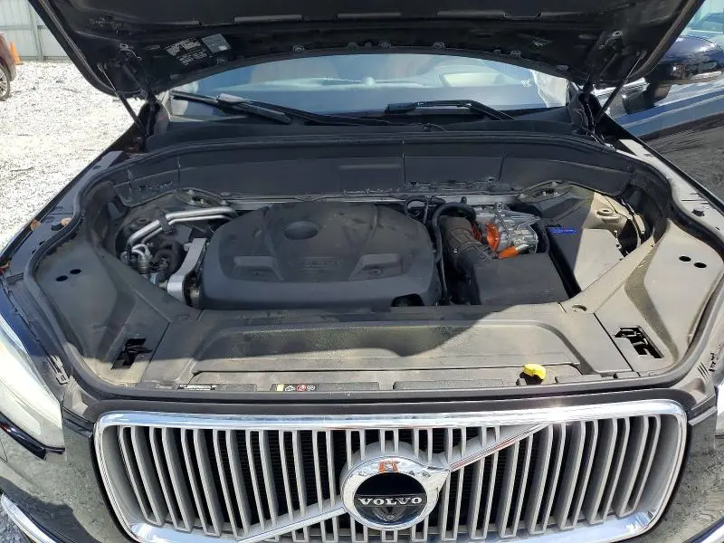 2017 VOLVO XC90 T8  