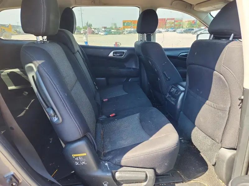 2017 NISSAN PATHFINDER SV  