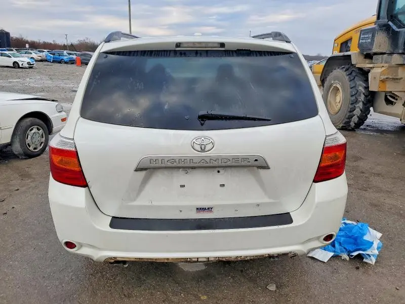 2010 TOYOTA HIGHLANDER SE  