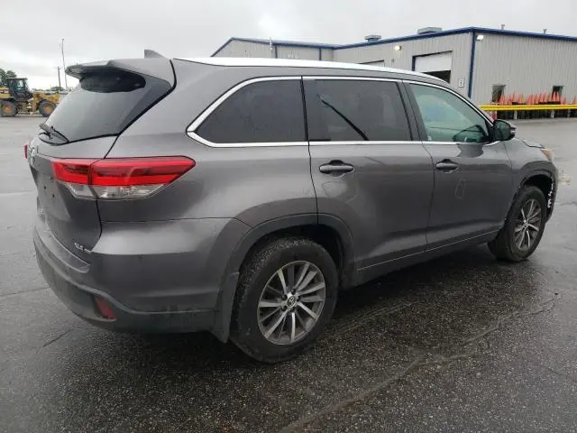 2018 TOYOTA HIGHLANDER SE  