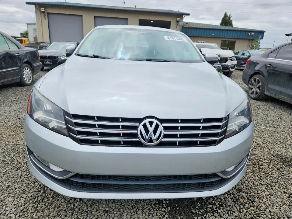 2013 VOLKSWAGEN PASSAT SEL  