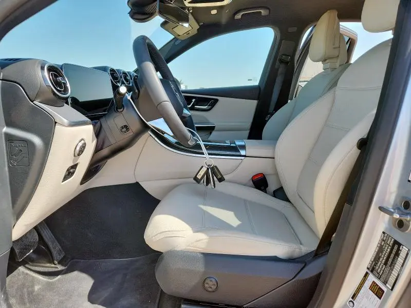 2025 MERCEDES-BENZ GLC 300  