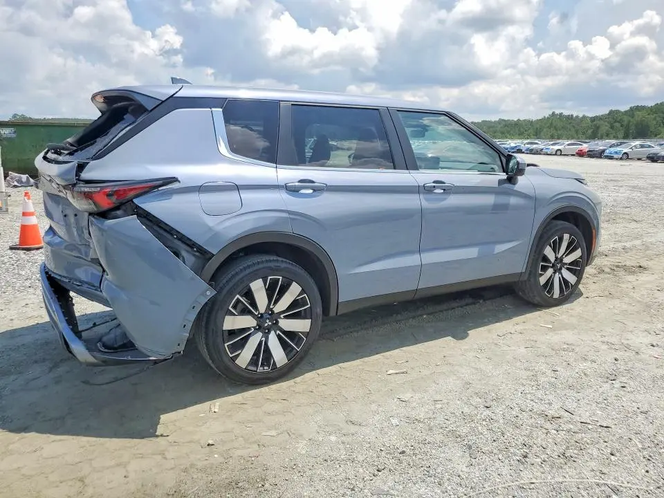 2025 MITSUBISHI OUTLANDER SE  