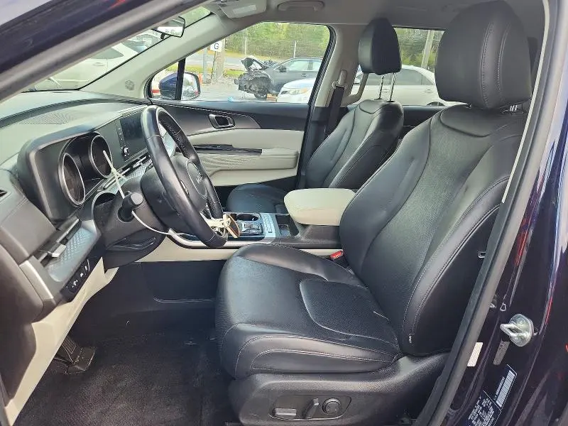 2024 KIA CARNIVAL LX  