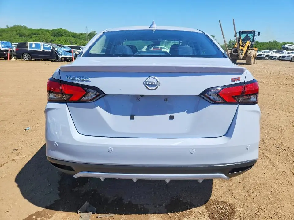 2024 NISSAN VERSA SR  