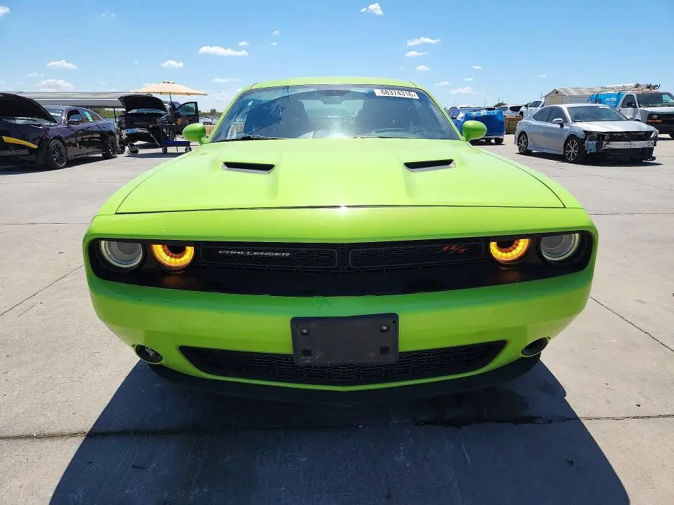 2015 DODGE CHALLENGER SXT  