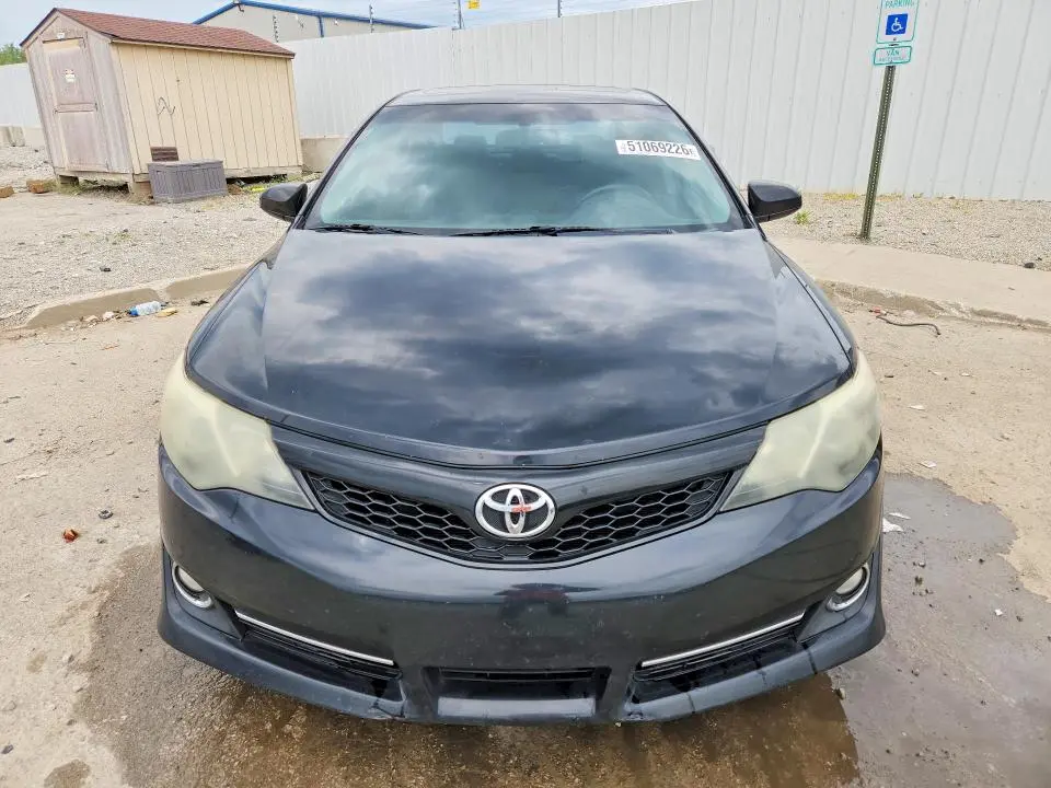 2013 TOYOTA CAMRY SE  
