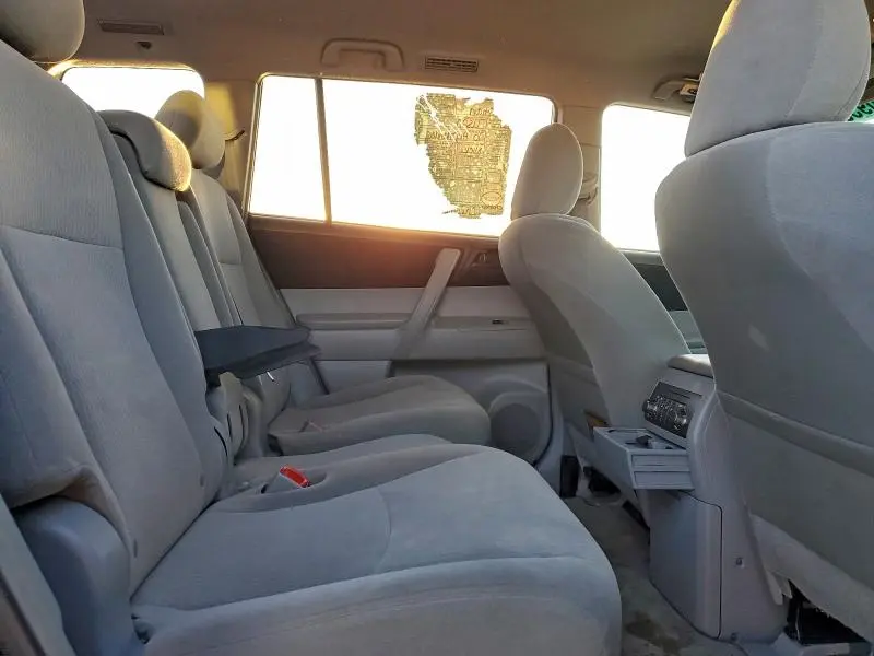 2010 TOYOTA HIGHLANDER   