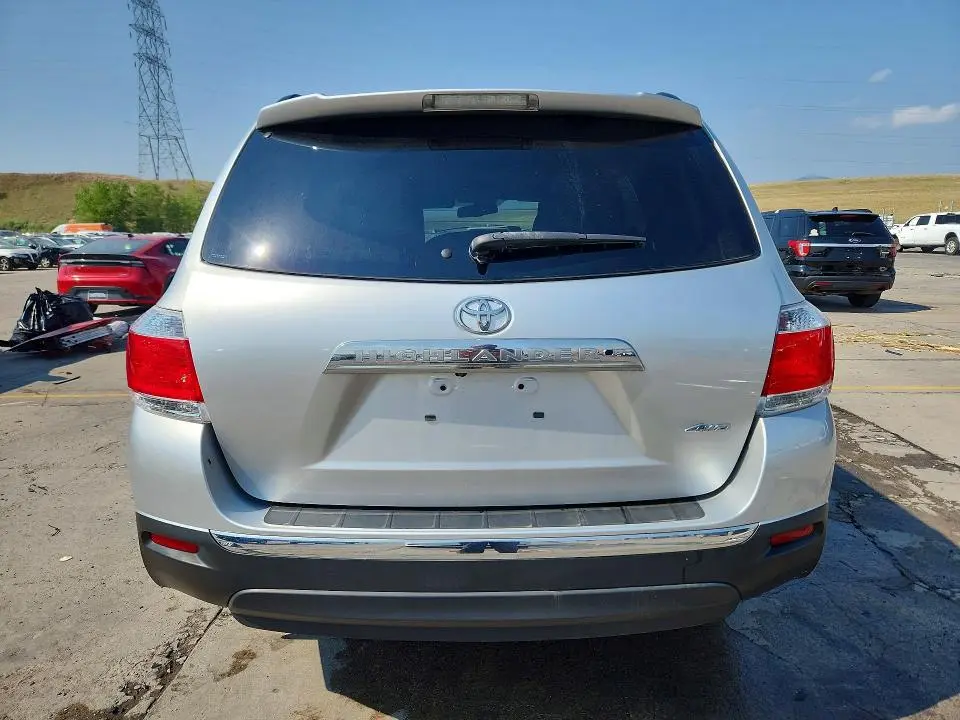 2013 TOYOTA HIGHLANDER LIMITED  